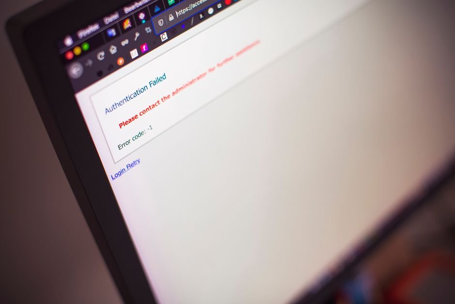 Myspace Lost 100 Million Users — Close-up of a computer screen displaying an authentication failed message.